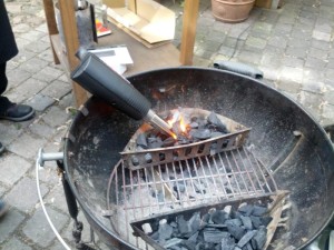 Den Grill für das indirekte Grillen vorbereiten
