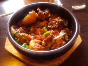 Koreanische Hähnchenpfanne