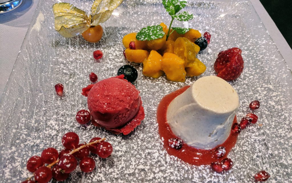 Zimt Panna Cotta mit Kumquatkompott