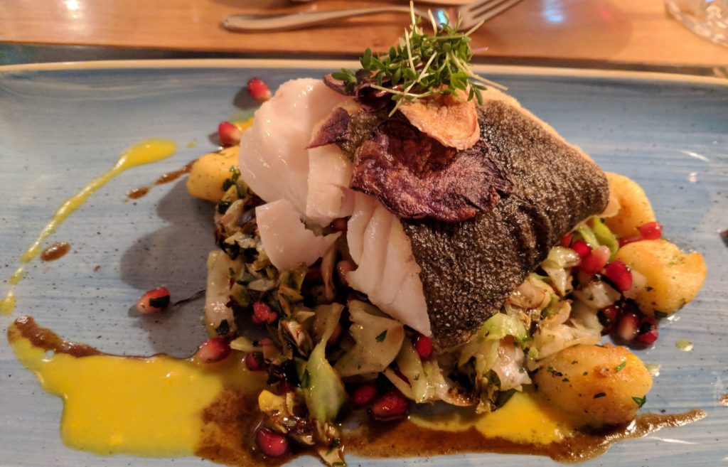 Kabeljau auf Spitzkohl im Esszimmer St. Peter Ording