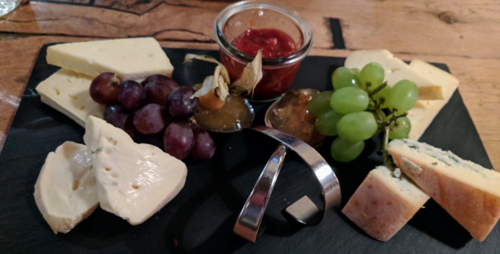 Käseplatte für eine Person im Esszimmer St Peter Ording