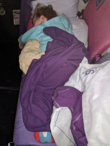 Erstmal ne Runde schlafen - eigene Reihe in der Thai Airways