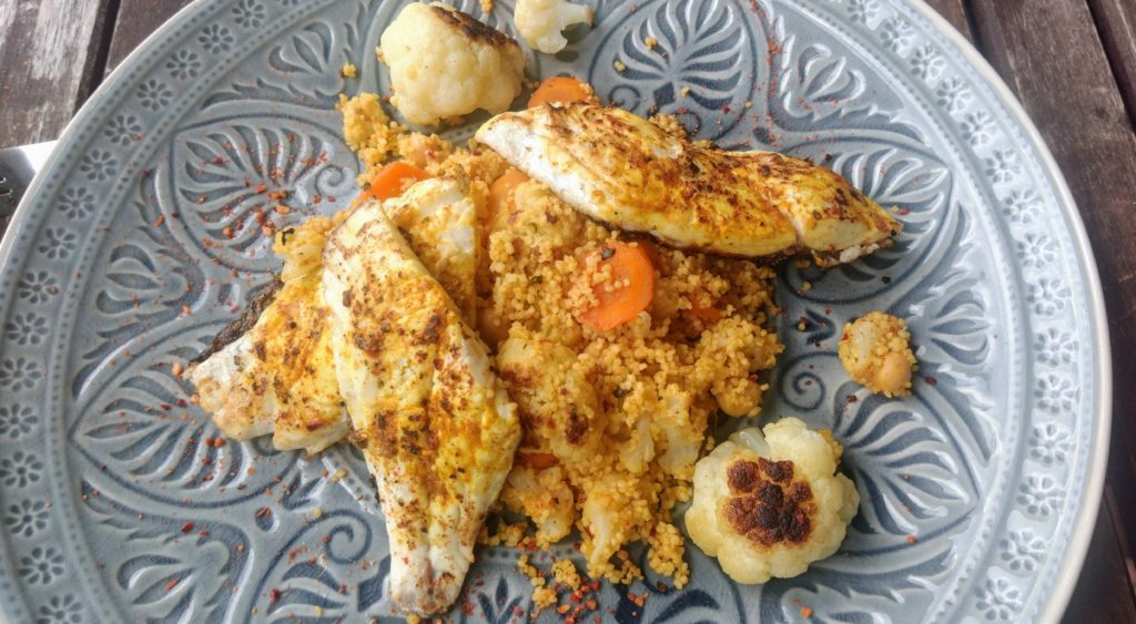 Dorade vom Grill mit Couscous-Salat und Minz-Joghurt - die GEFRO Grill-Blogparade zur WM