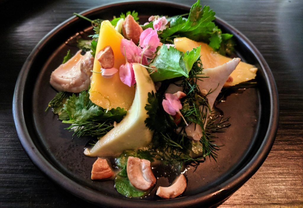 Mangosalat mit Makrele