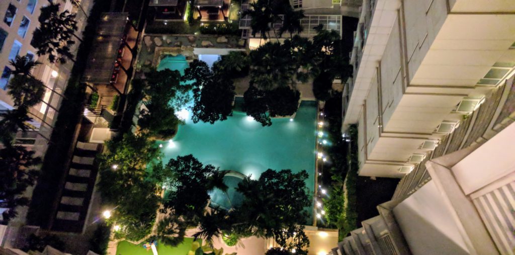 Pool in Bangkok - unsere Rettung