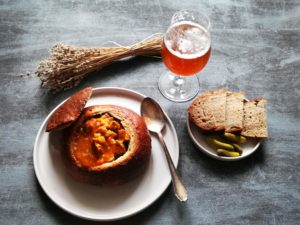 Zabijačkový guláš - Tschechisches Schlachtgulasch