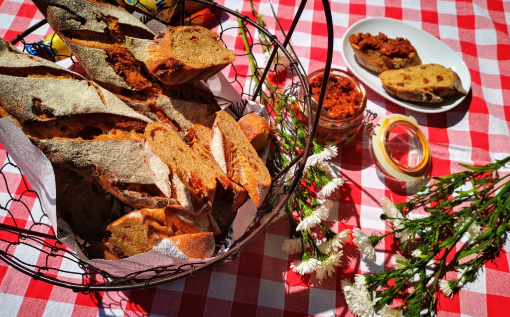 Tomaten-Speck-Käse Baguettes - Sizilien Edition