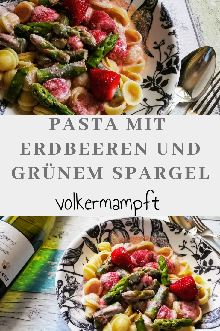 Pasta mit Erdbeeren und grünem Spargel