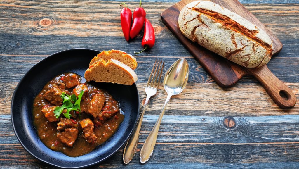 Peruanisches Rindergulasch – Seco de Carne 