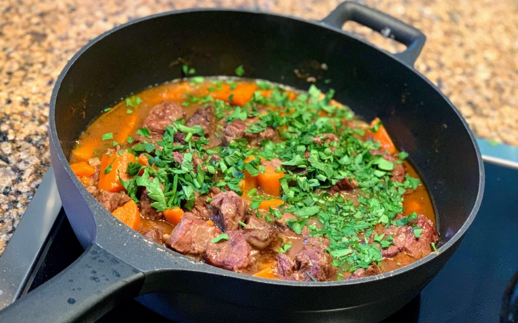 Rindsvoressen Schweizer Gulasch Gericht