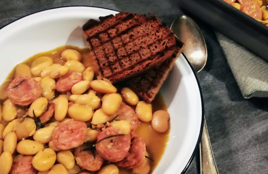 Italienischer Bohnentopf mit Salsiccia