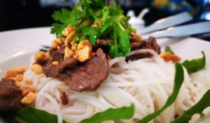 Reisnudeln mit Rind Saigon Cafe
