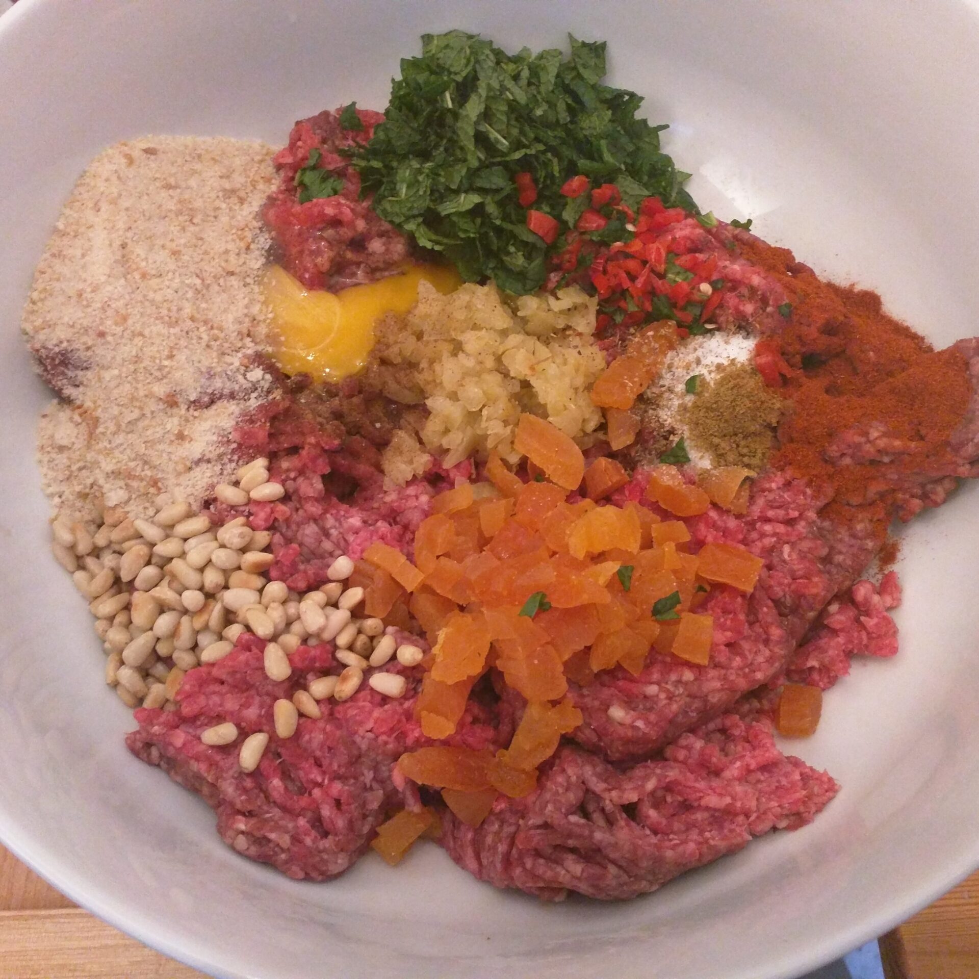 Orientalischer Hackbraten mit Blumenkohl-Couscous Salat | volkermampft Orientalischer Hackbraten mit Blumenkohl-Couscous Salat | volkermampft