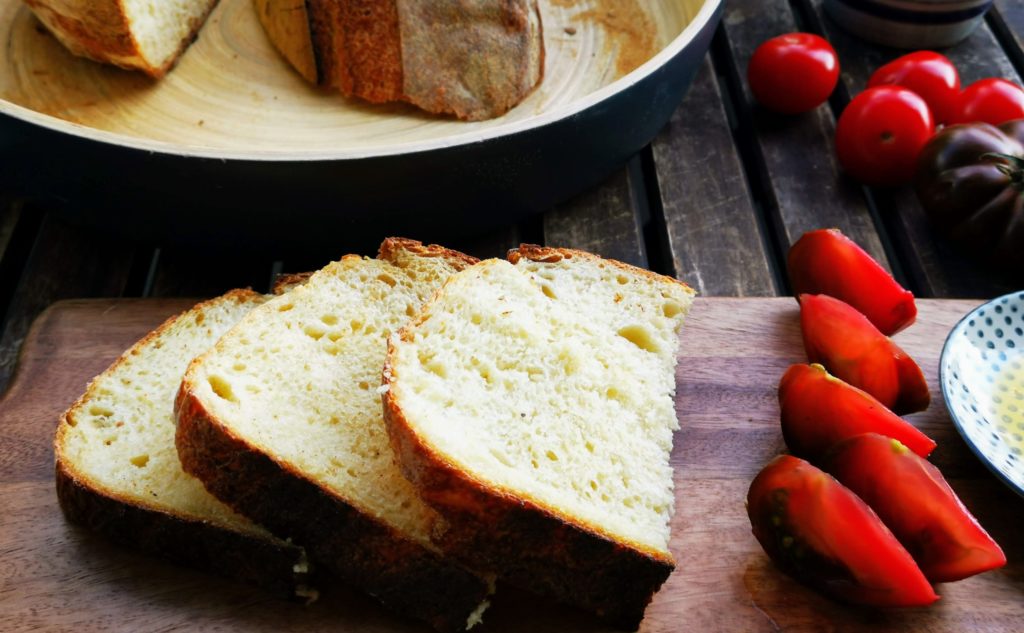 Pane di Altamura - italienisches Hartweizen Brot - geschnitten