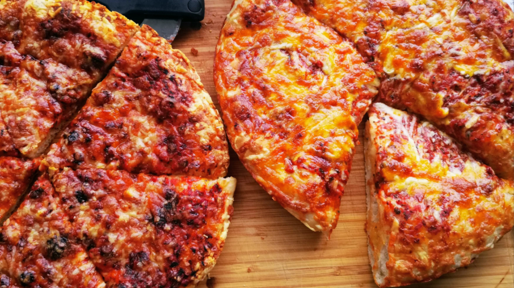 Crispy Cheesy Pan Pizza - Pfannenpizza mit Sauerteig Header