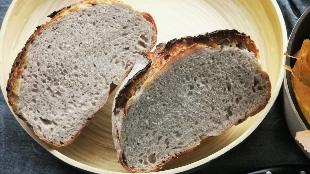 Buchweizenkruste zum World Bread Day - Brot backen im Topf -Anschnitt
