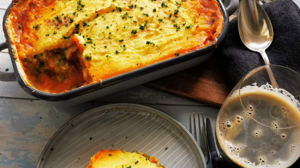 Shepherd's oder Cottage Pie – Hackfleischauflauf mit Kartoffelpüree