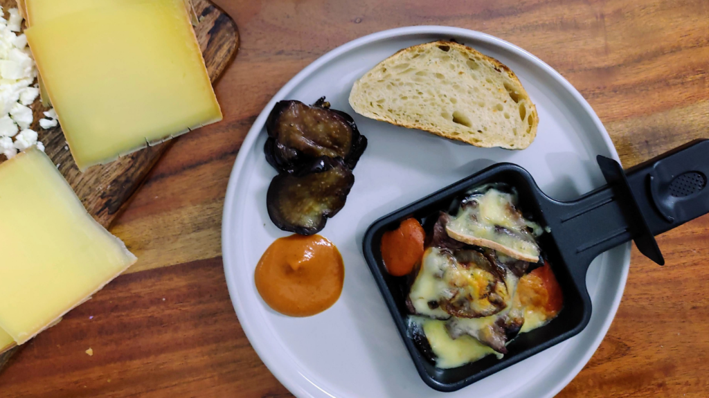 6 leckere Raclette-Ideen mit Fisch und Fleisch-aubergine-rind