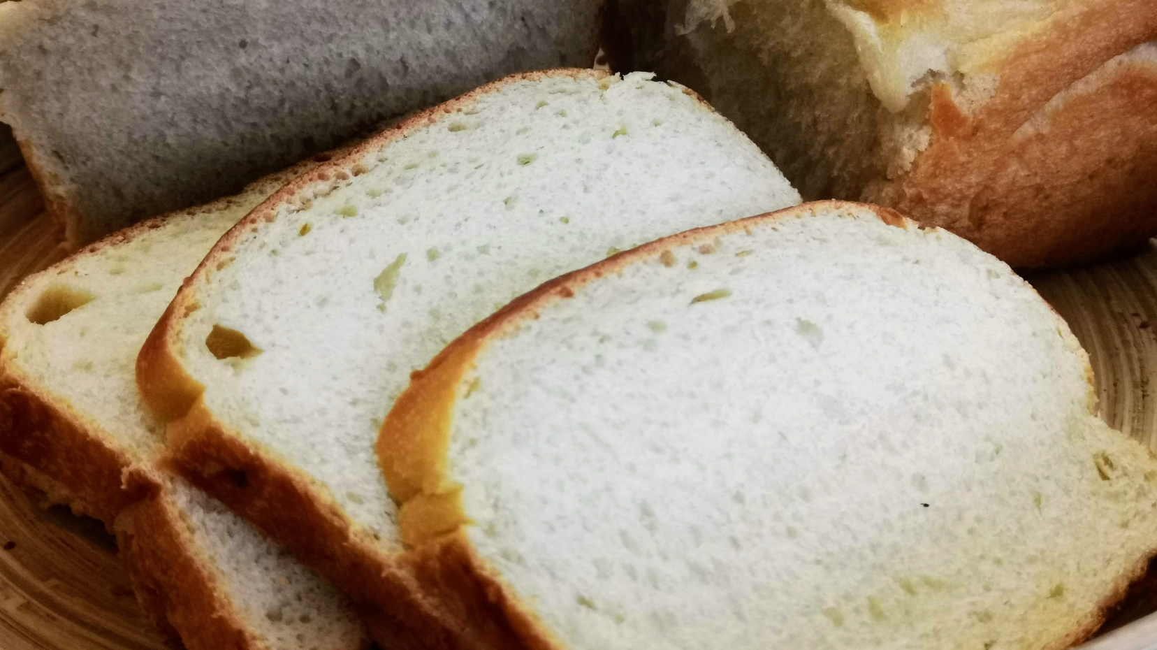 Super softes Buttertoast mit süßem Sauerteig