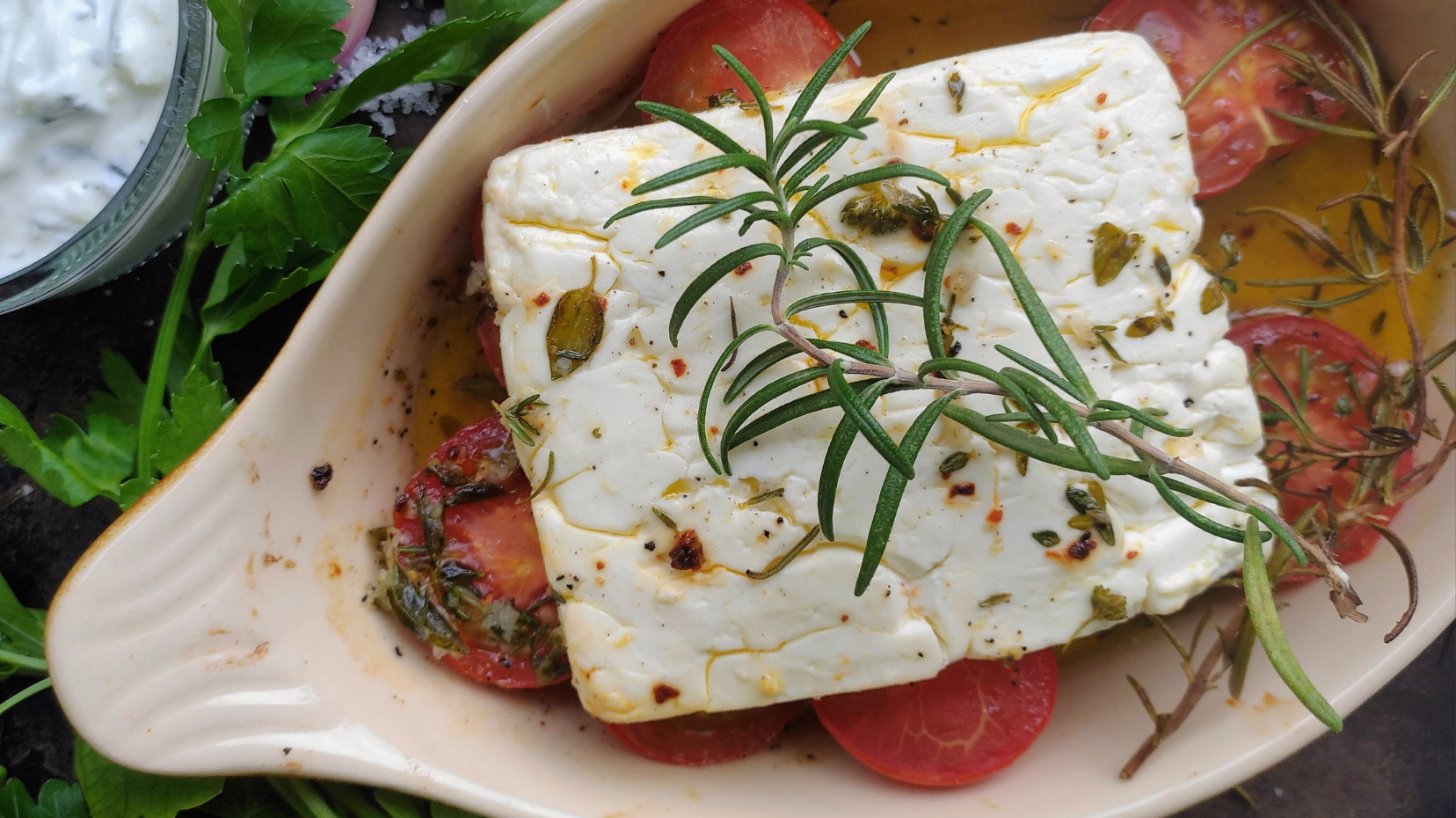 Gebackener griechischer Schafskäse mit Tomaten – Feta Psiti