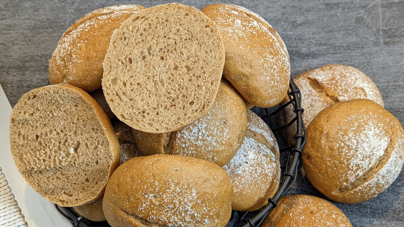 Leckere Roggenbrötchen – zum Frühstück oder zur Brotzeit