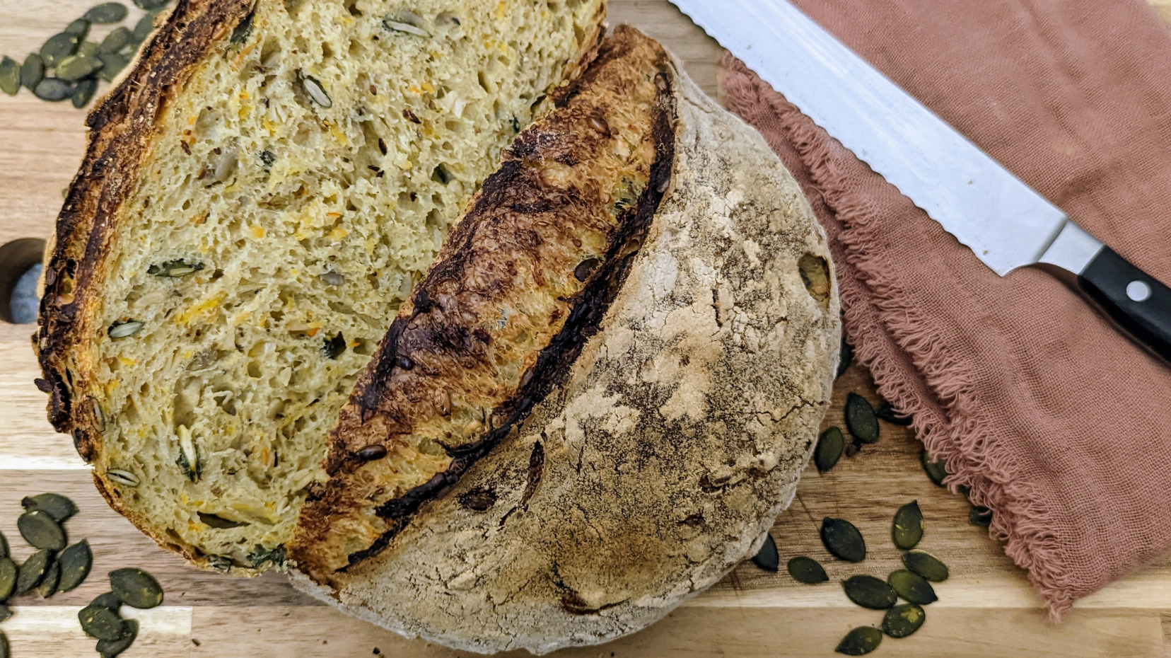 Kürbis-Körner Brot mit Semola aus dem Topf – World Bread Day