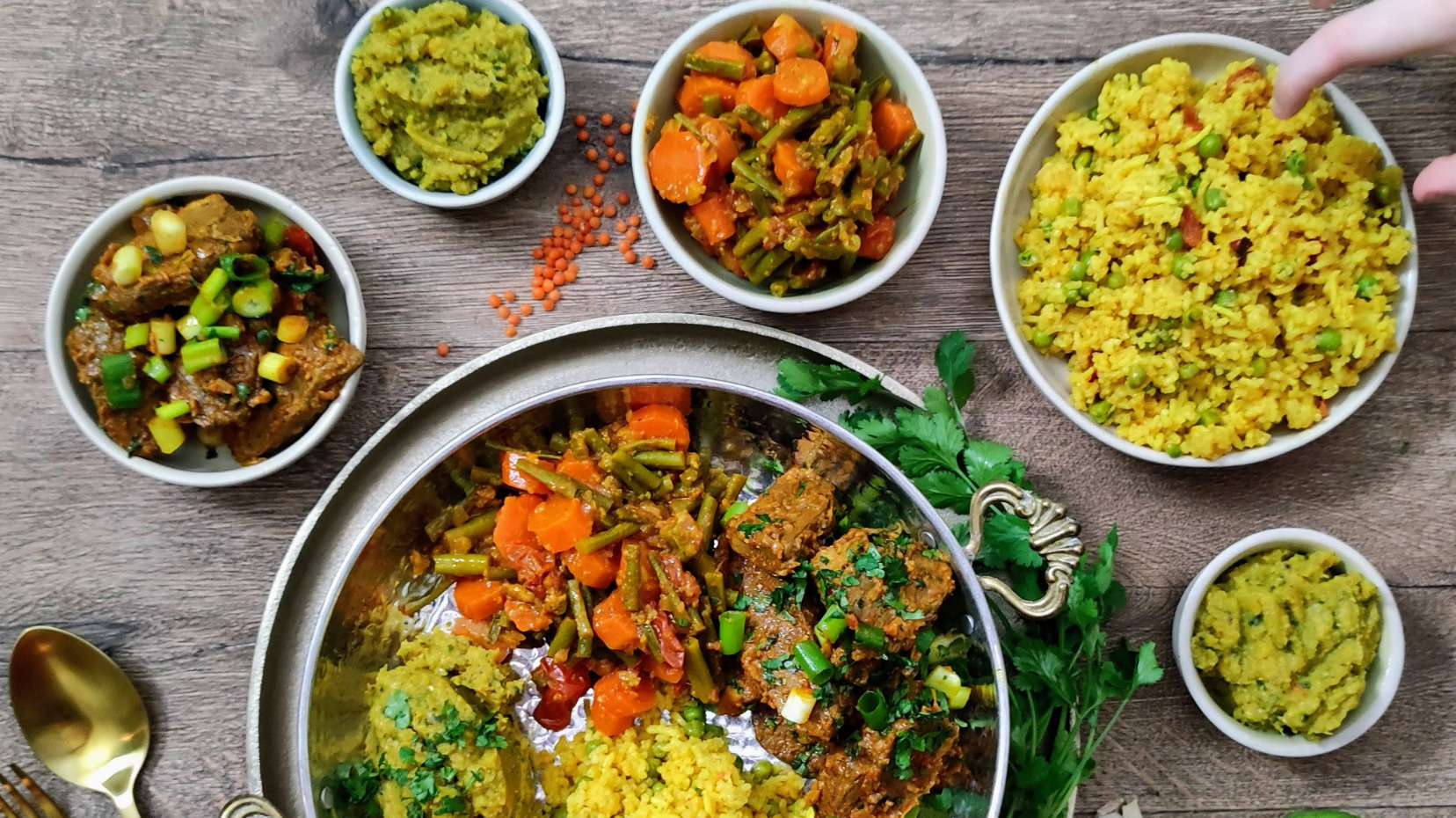 Gemüse Curry aus Nepal – Bohnen-Möhren Tarkari mit Tomaten