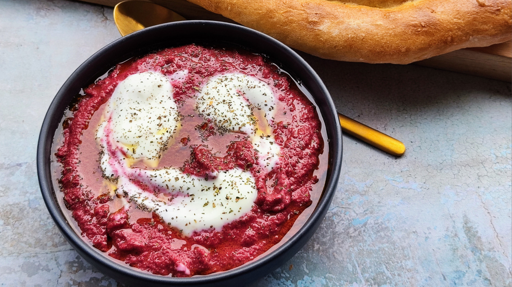 Toller orientalischer Rote Beete-Frischkäse Dip mit Harissa